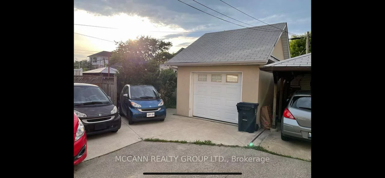 19, Westchester, Brookhaven-Amesbury, Toronto