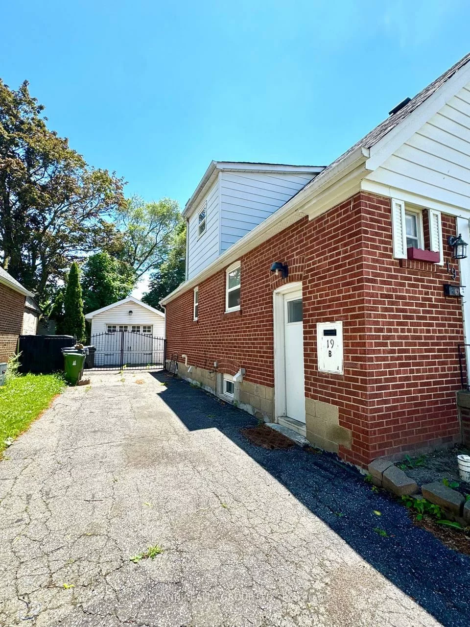 19, Westchester, Brookhaven-Amesbury, Toronto