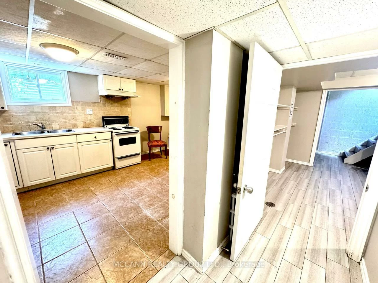 19, Westchester, Brookhaven-Amesbury, Toronto