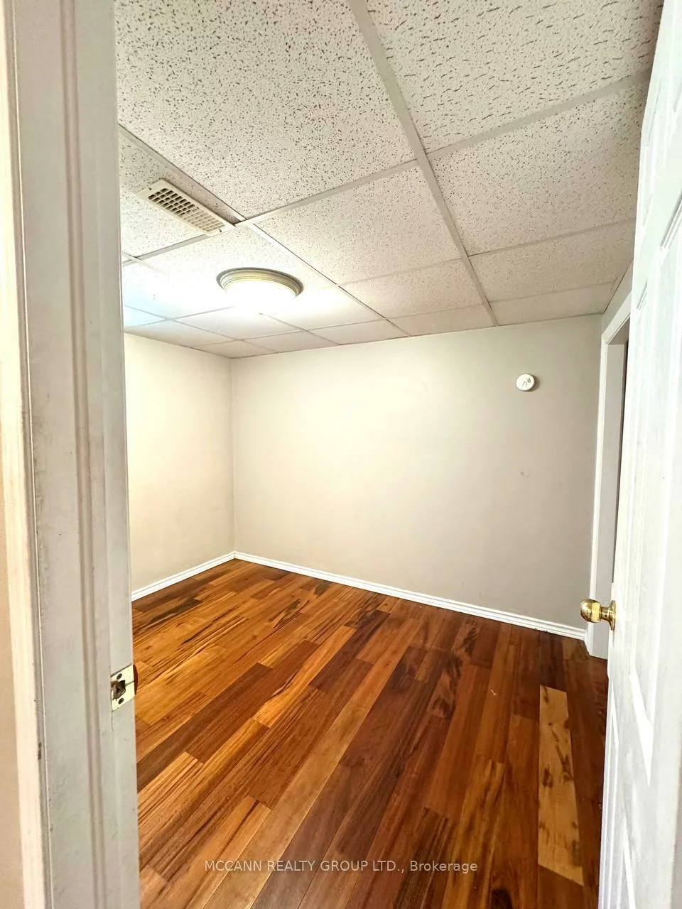 19, Westchester, Brookhaven-Amesbury, Toronto