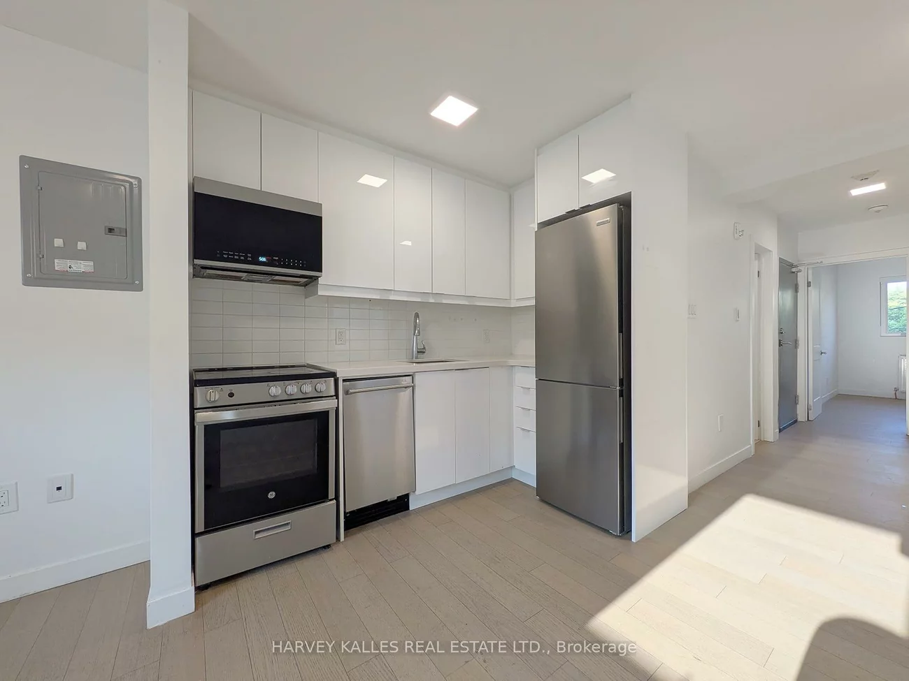 521, Browns, Alderwood, Toronto