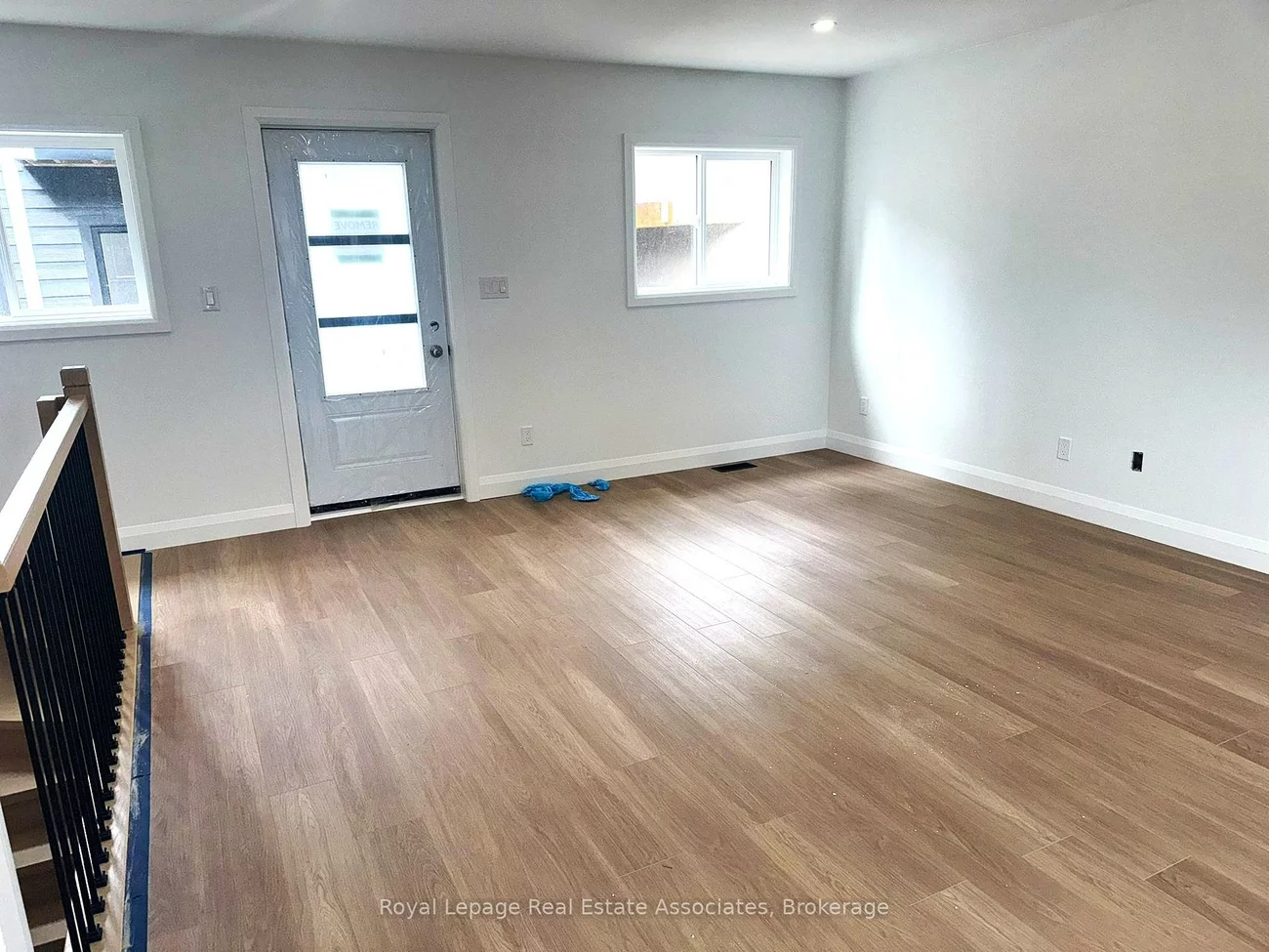 17, White, Rockcliffe-Smythe, Toronto