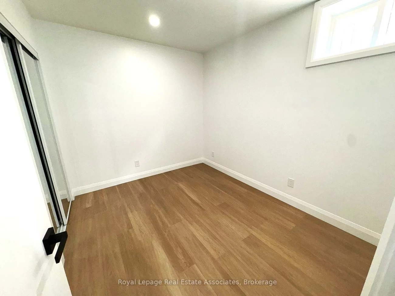 17, White, Rockcliffe-Smythe, Toronto