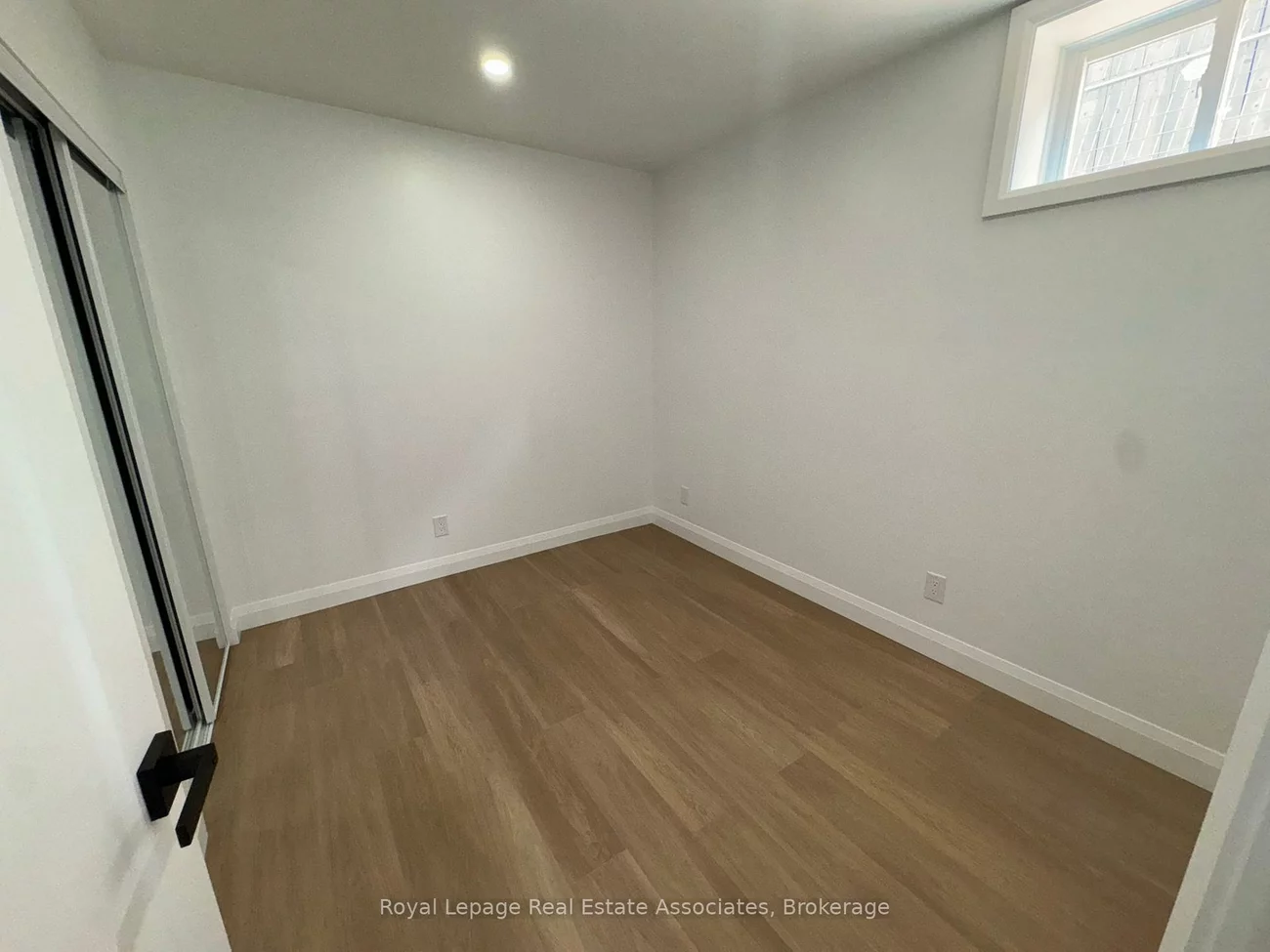 17, White, Rockcliffe-Smythe, Toronto