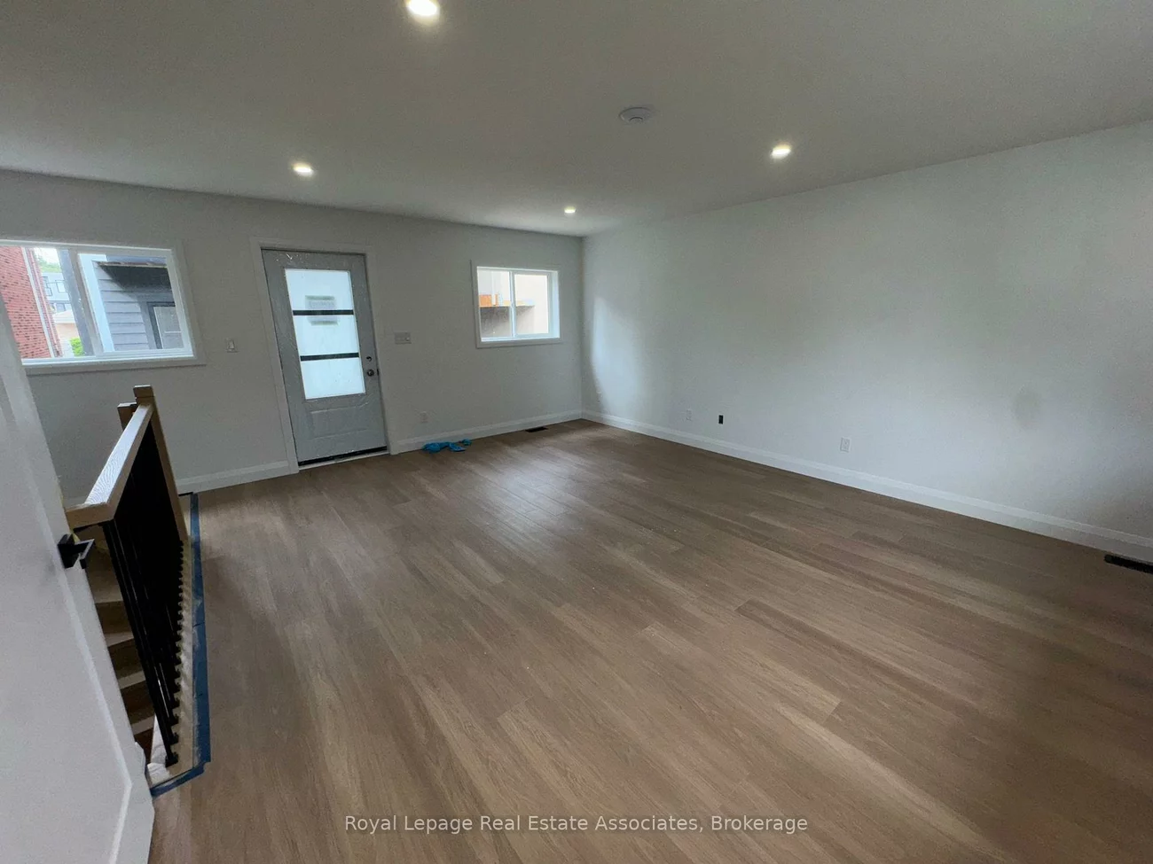17, White, Rockcliffe-Smythe, Toronto