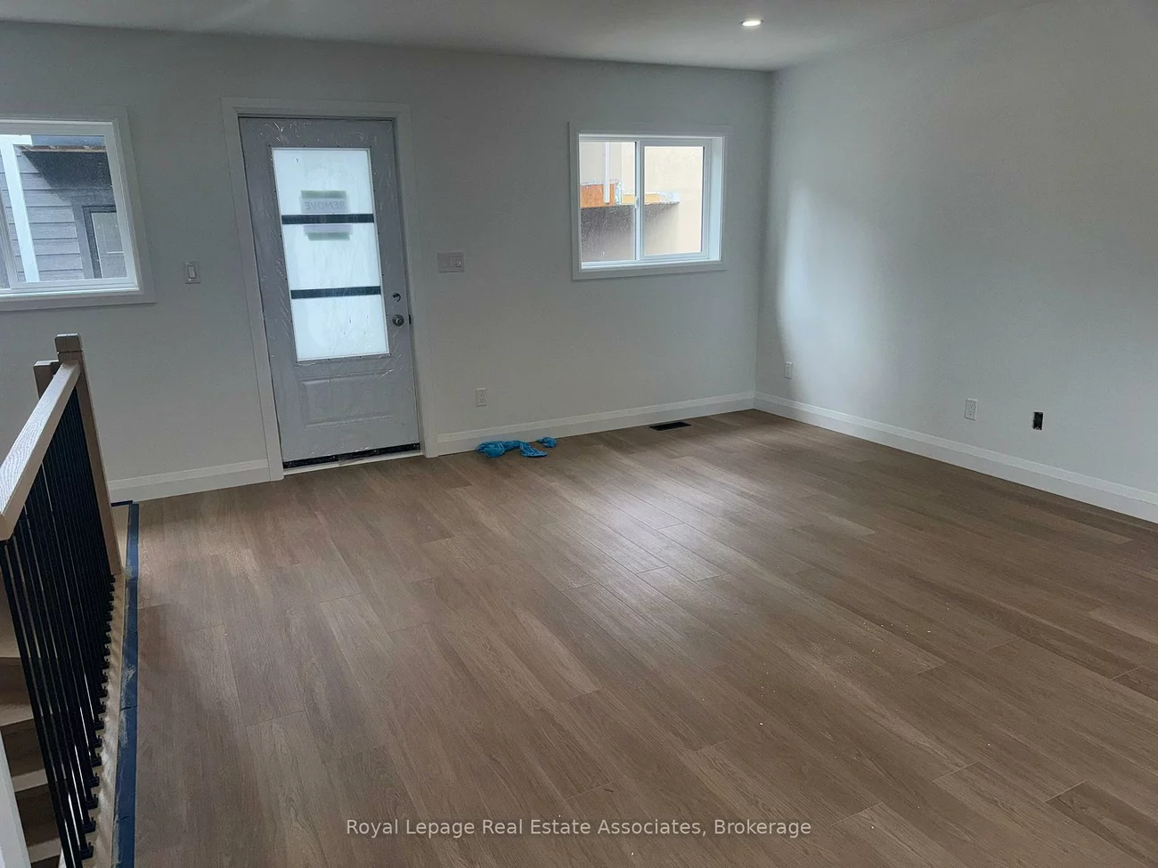 17, White, Rockcliffe-Smythe, Toronto