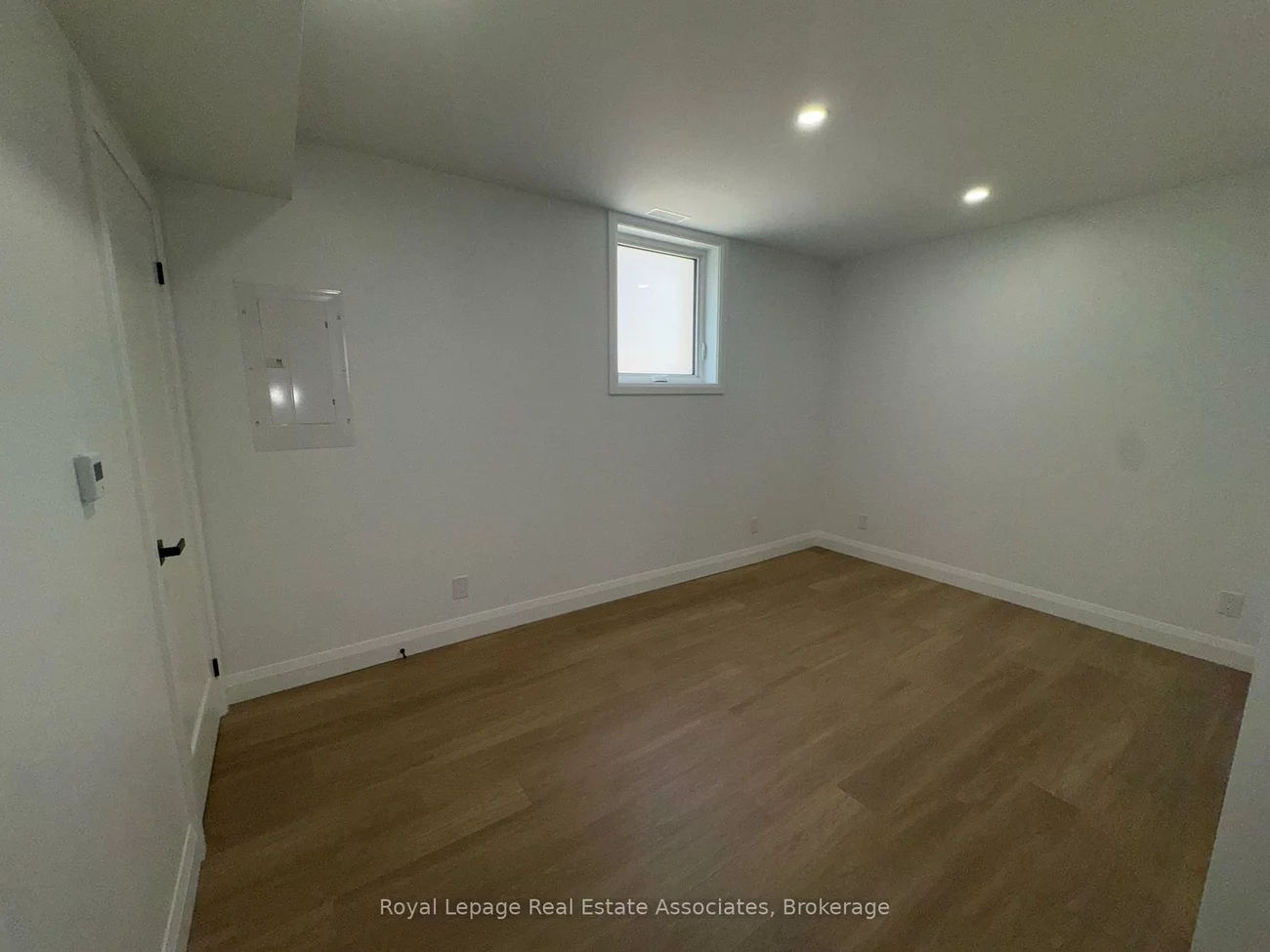17, White, Rockcliffe-Smythe, Toronto