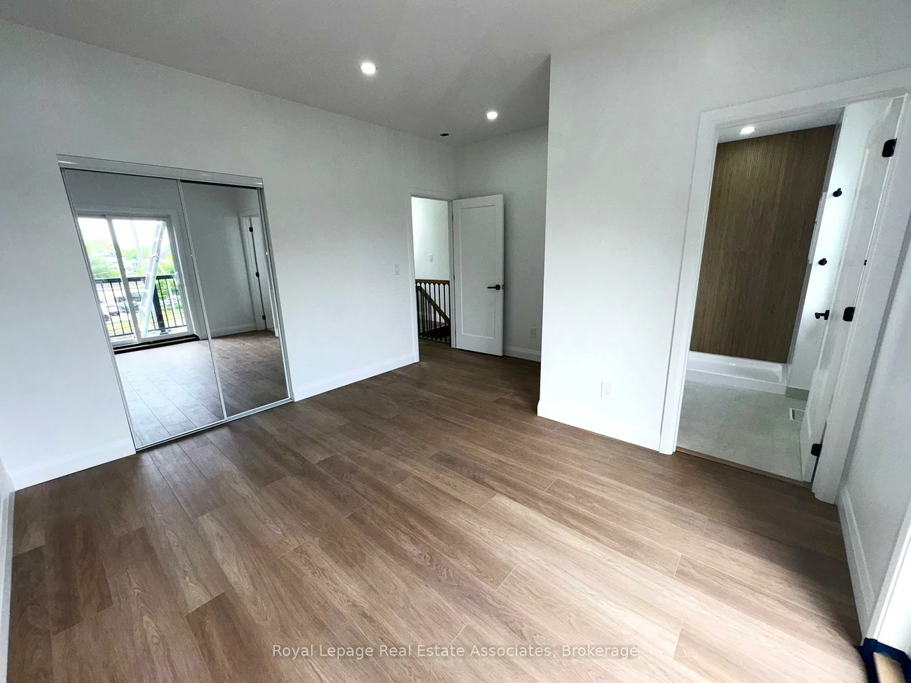 17, White, Rockcliffe-Smythe, Toronto