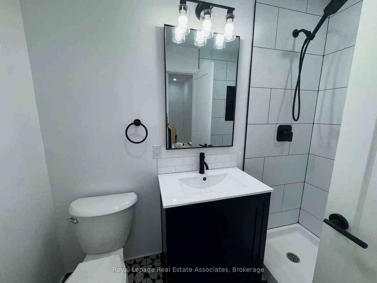 17, White, Rockcliffe-Smythe, Toronto