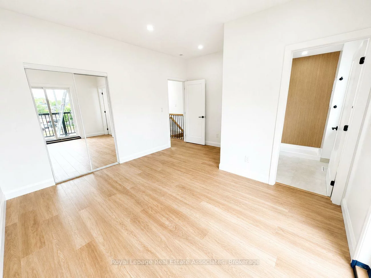 17, White, Rockcliffe-Smythe, Toronto