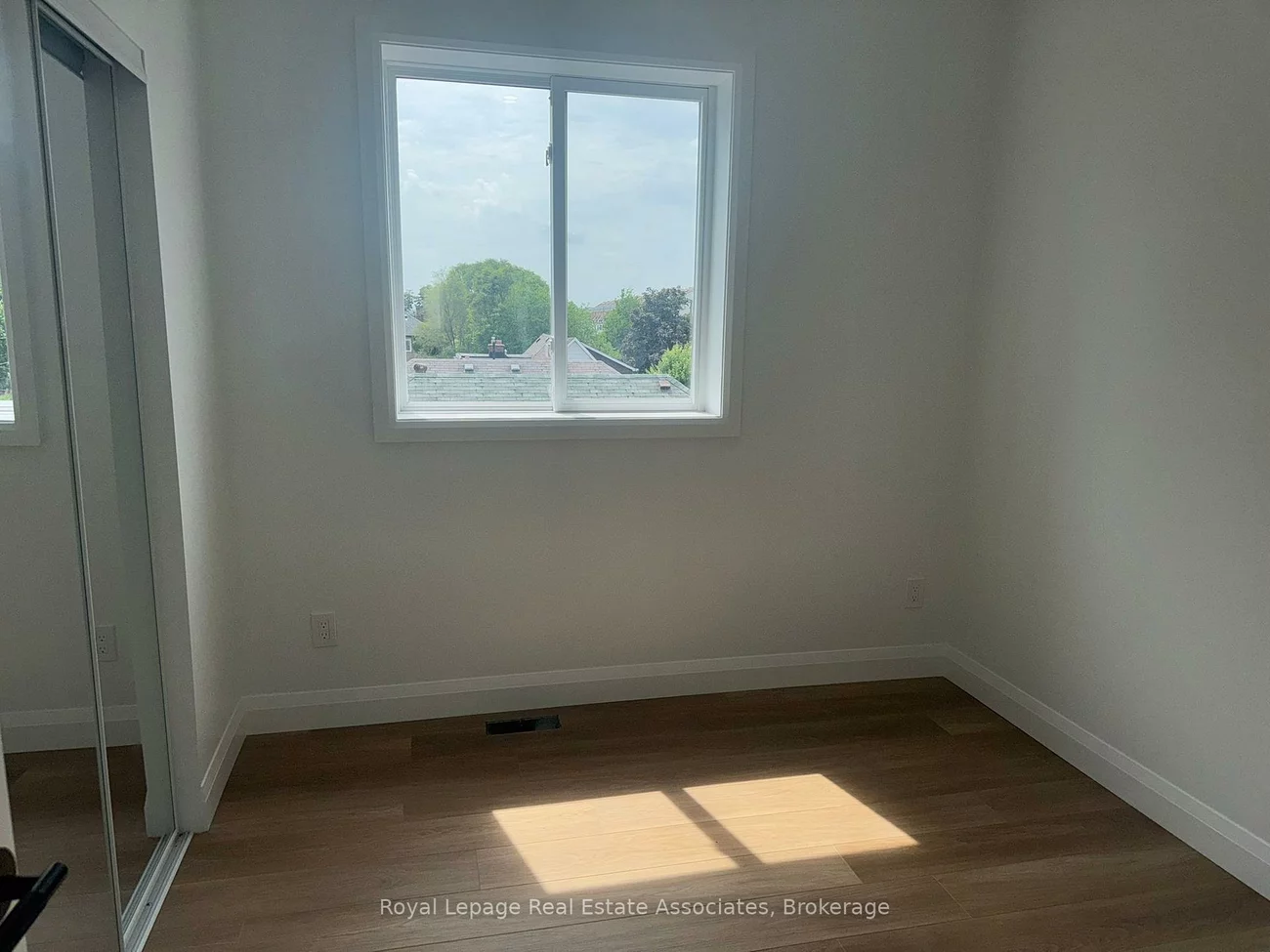17, White, Rockcliffe-Smythe, Toronto