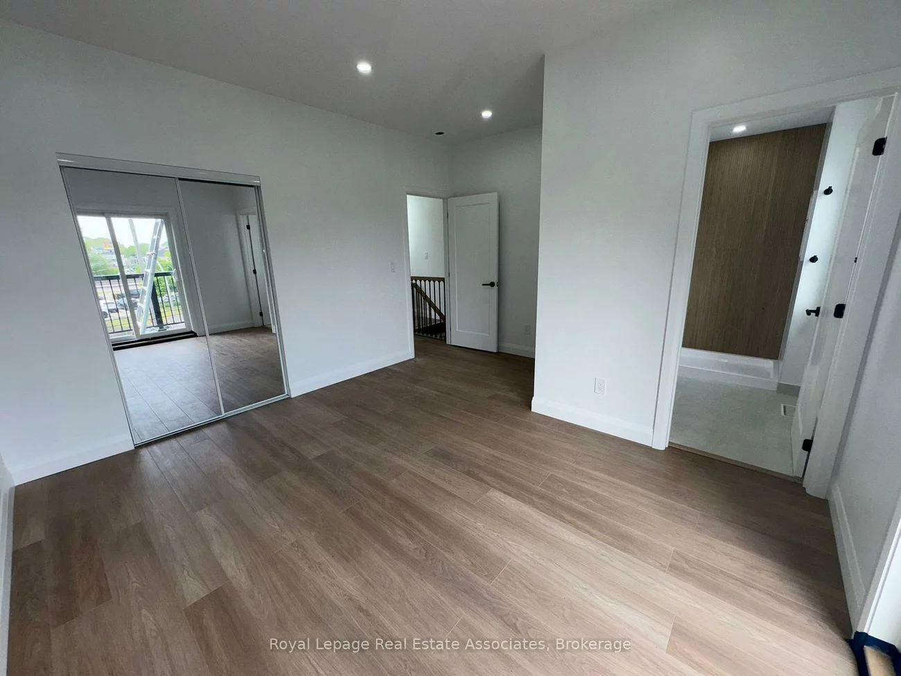 17, White, Rockcliffe-Smythe, Toronto