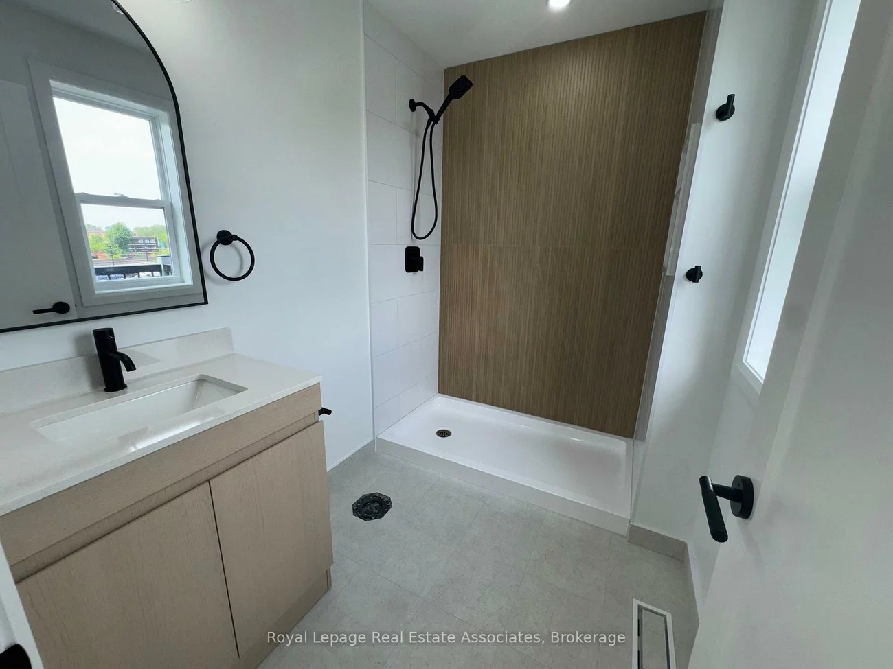 17, White, Rockcliffe-Smythe, Toronto