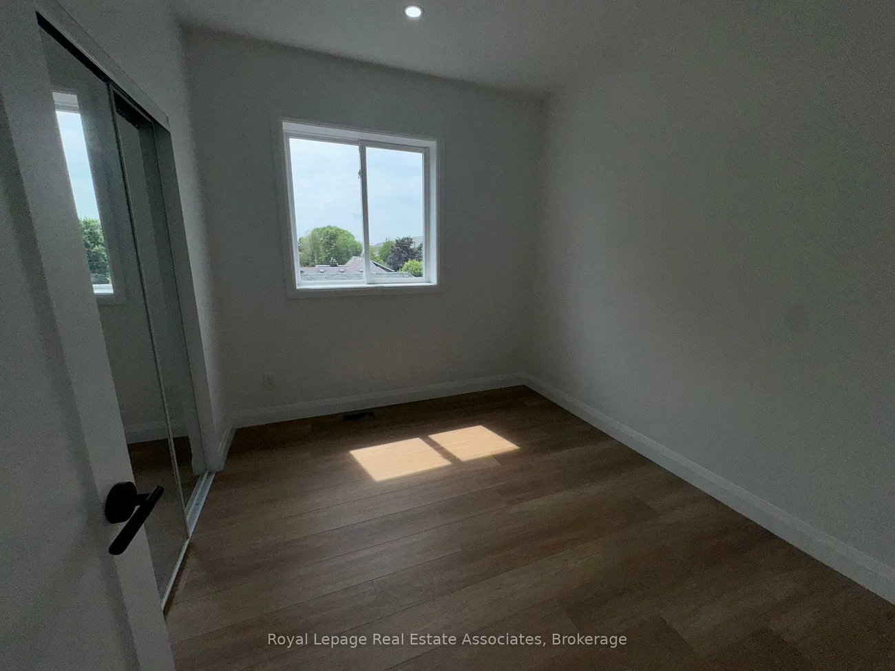 17, White, Rockcliffe-Smythe, Toronto