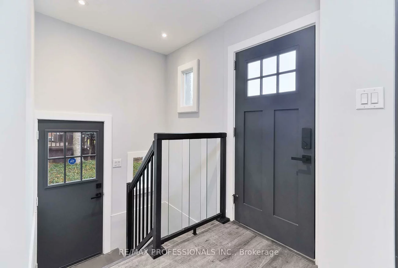1213, Islington, Stonegate-Queensway, Toronto
