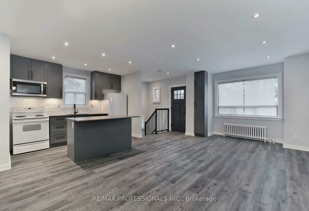 1213, Islington, Stonegate-Queensway, Toronto