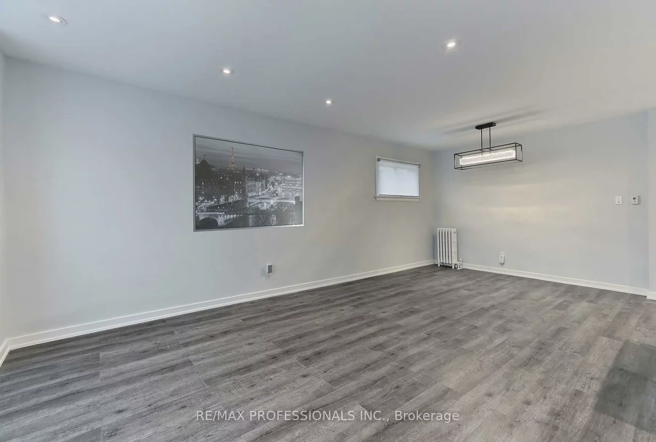 1213, Islington, Stonegate-Queensway, Toronto