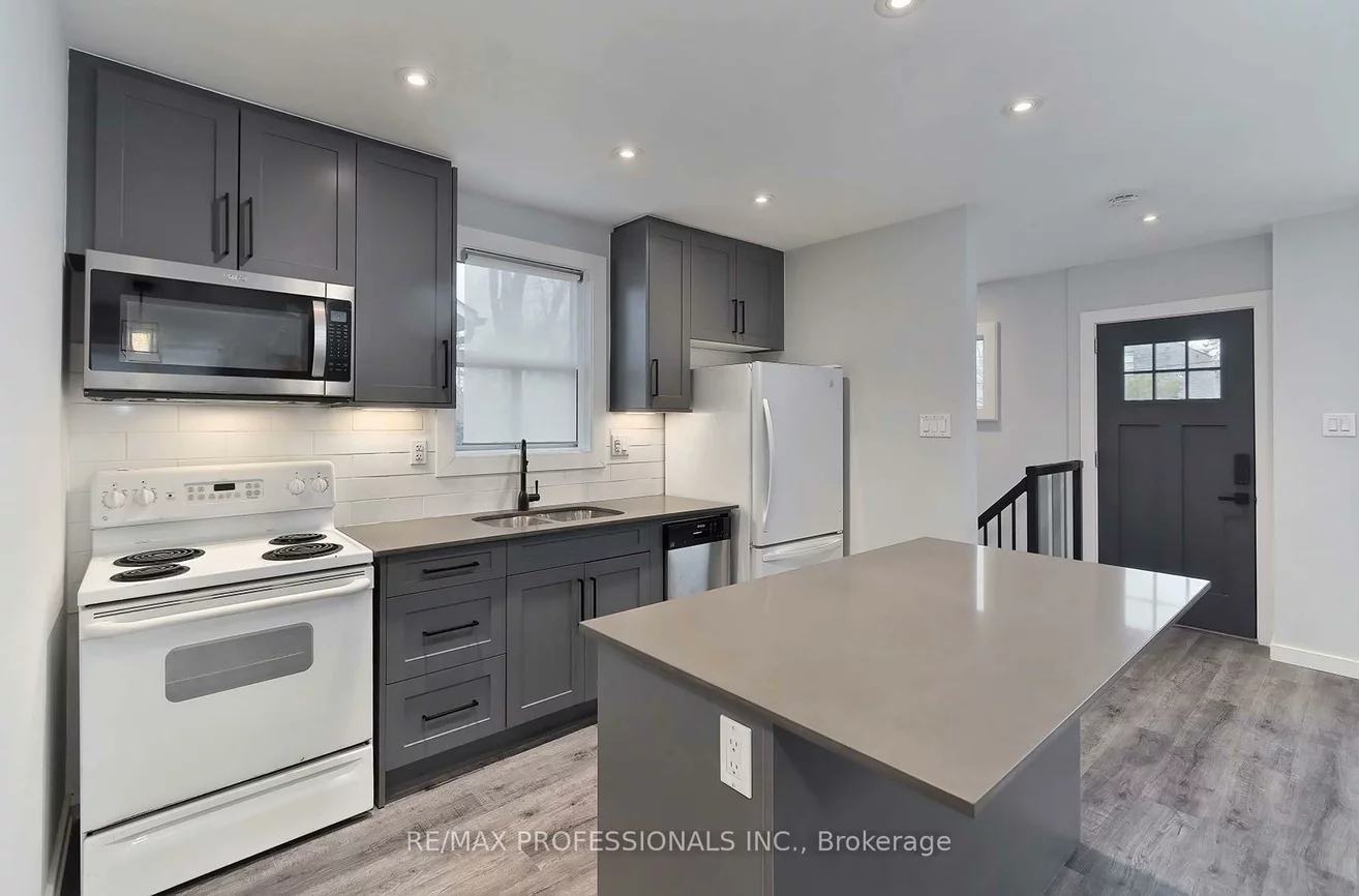 1213, Islington, Stonegate-Queensway, Toronto