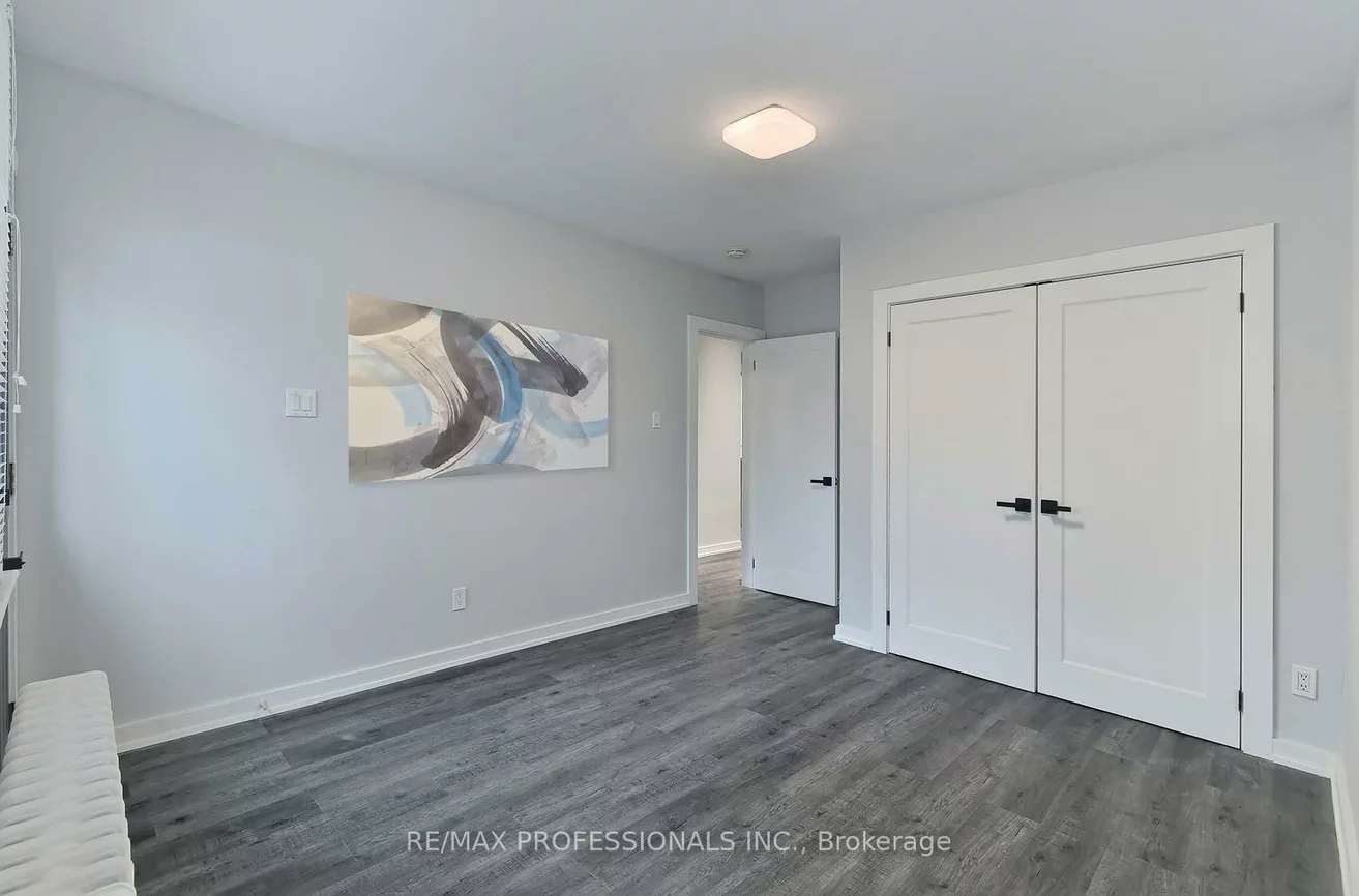 1213, Islington, Stonegate-Queensway, Toronto