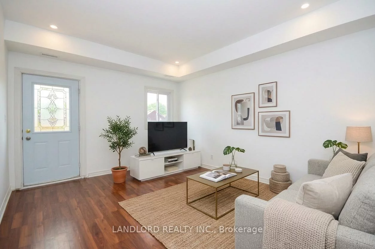 25, Miller, Weston-Pellam Park, Toronto