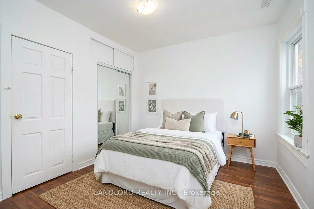 25, Miller, Weston-Pellam Park, Toronto