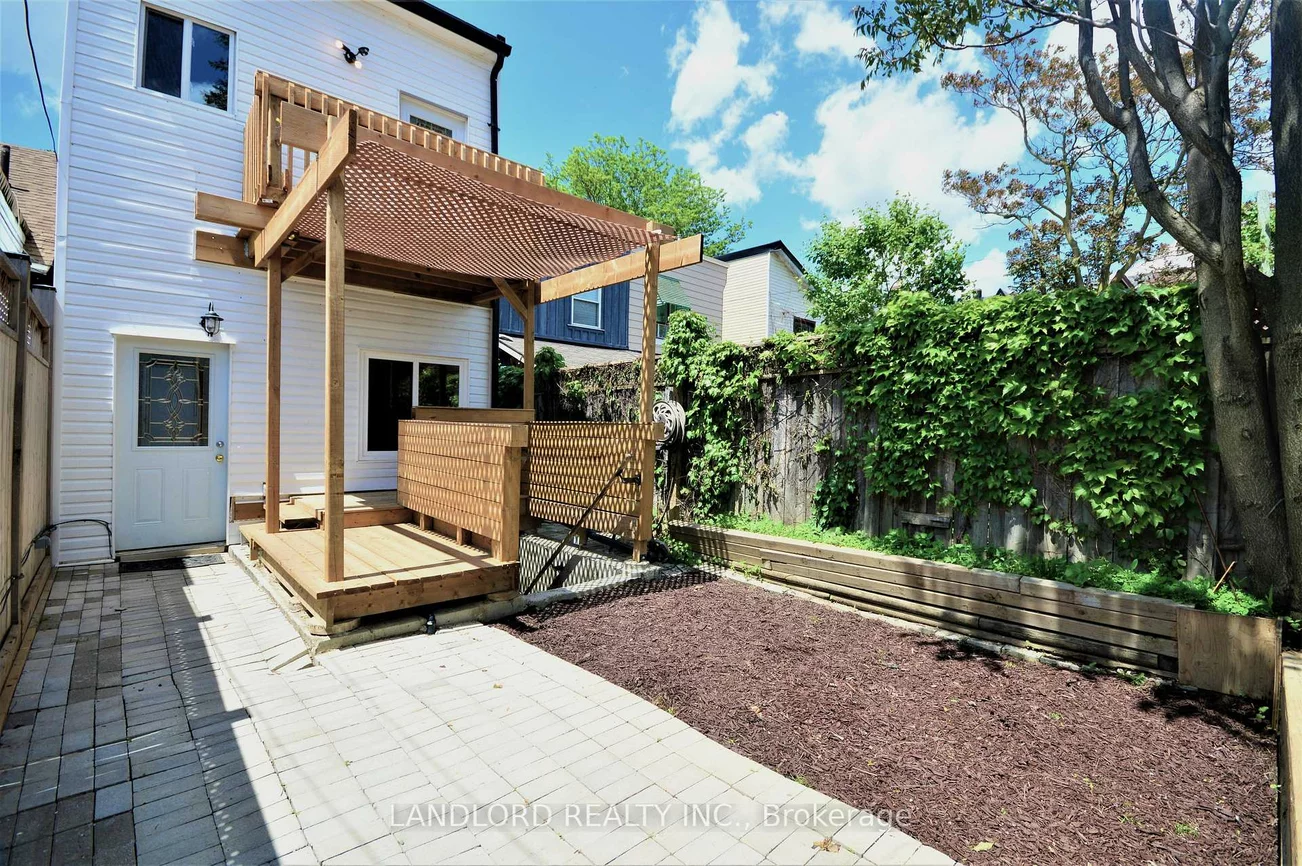 25, Miller, Weston-Pellam Park, Toronto