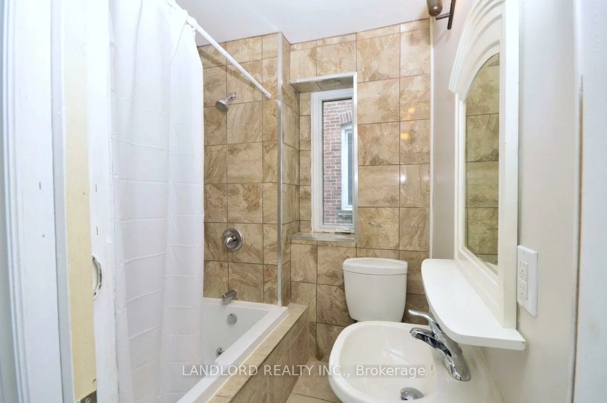25, Miller, Weston-Pellam Park, Toronto