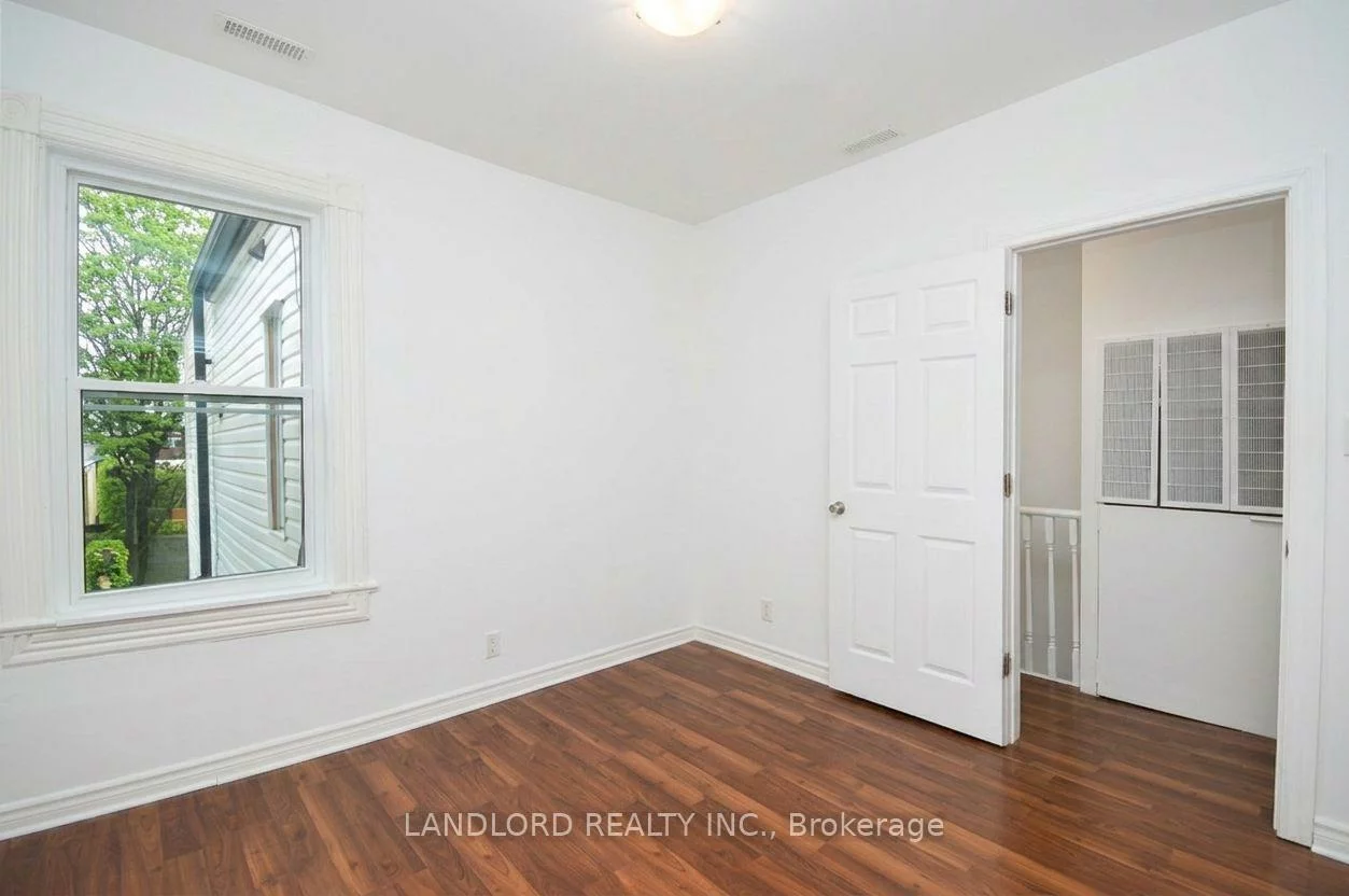 25, Miller, Weston-Pellam Park, Toronto