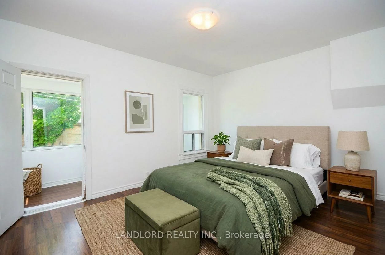 25, Miller, Weston-Pellam Park, Toronto