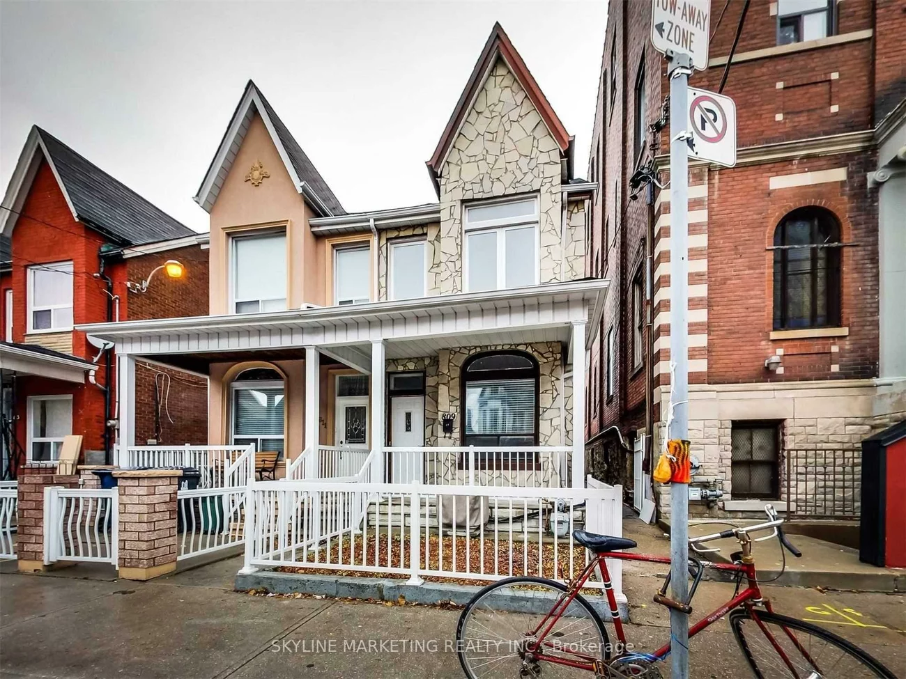 809, Dovercourt, Dovercourt-Wallace Emerson-Junction, Toronto