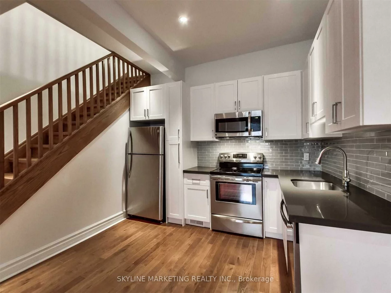 809, Dovercourt, Dovercourt-Wallace Emerson-Junction, Toronto