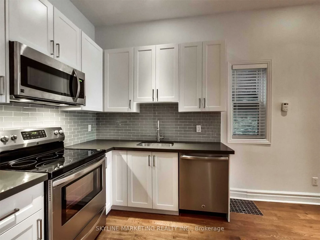 809, Dovercourt, Dovercourt-Wallace Emerson-Junction, Toronto