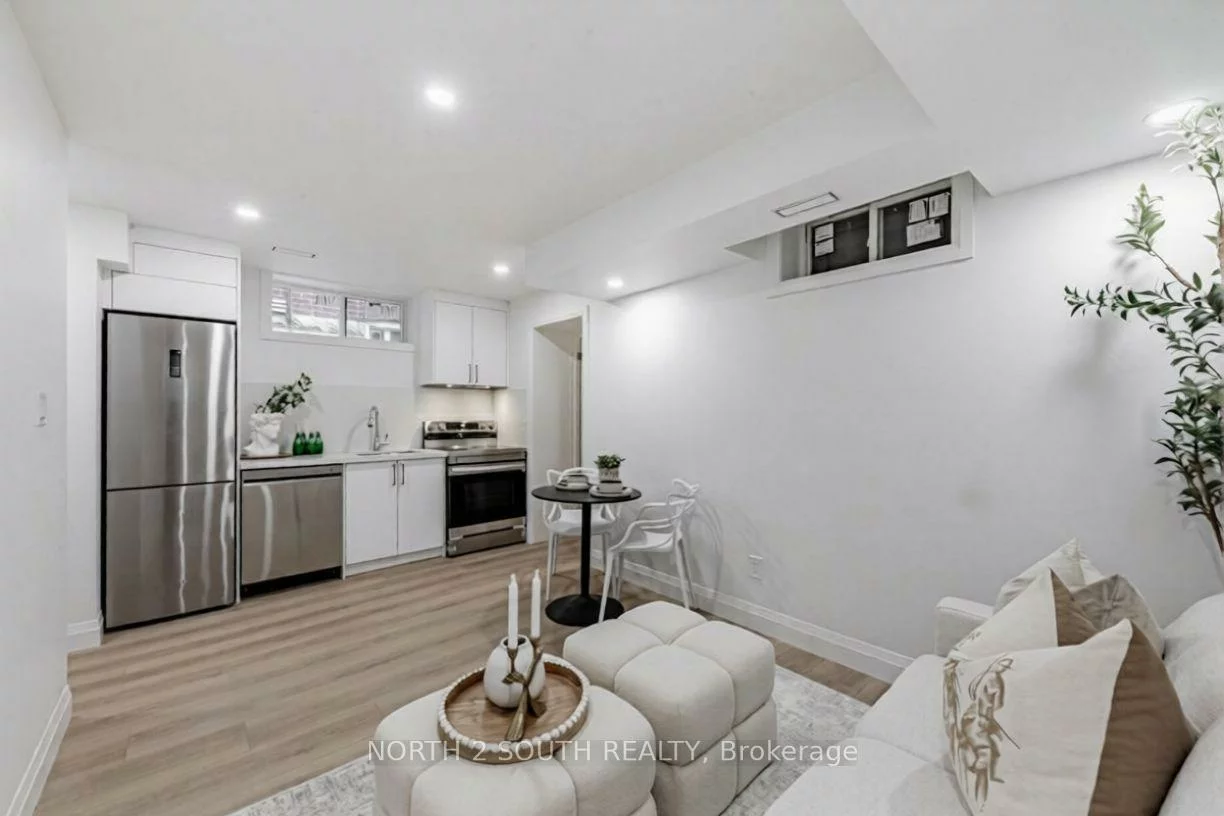 9, Glenvalley, Mount Dennis, Toronto