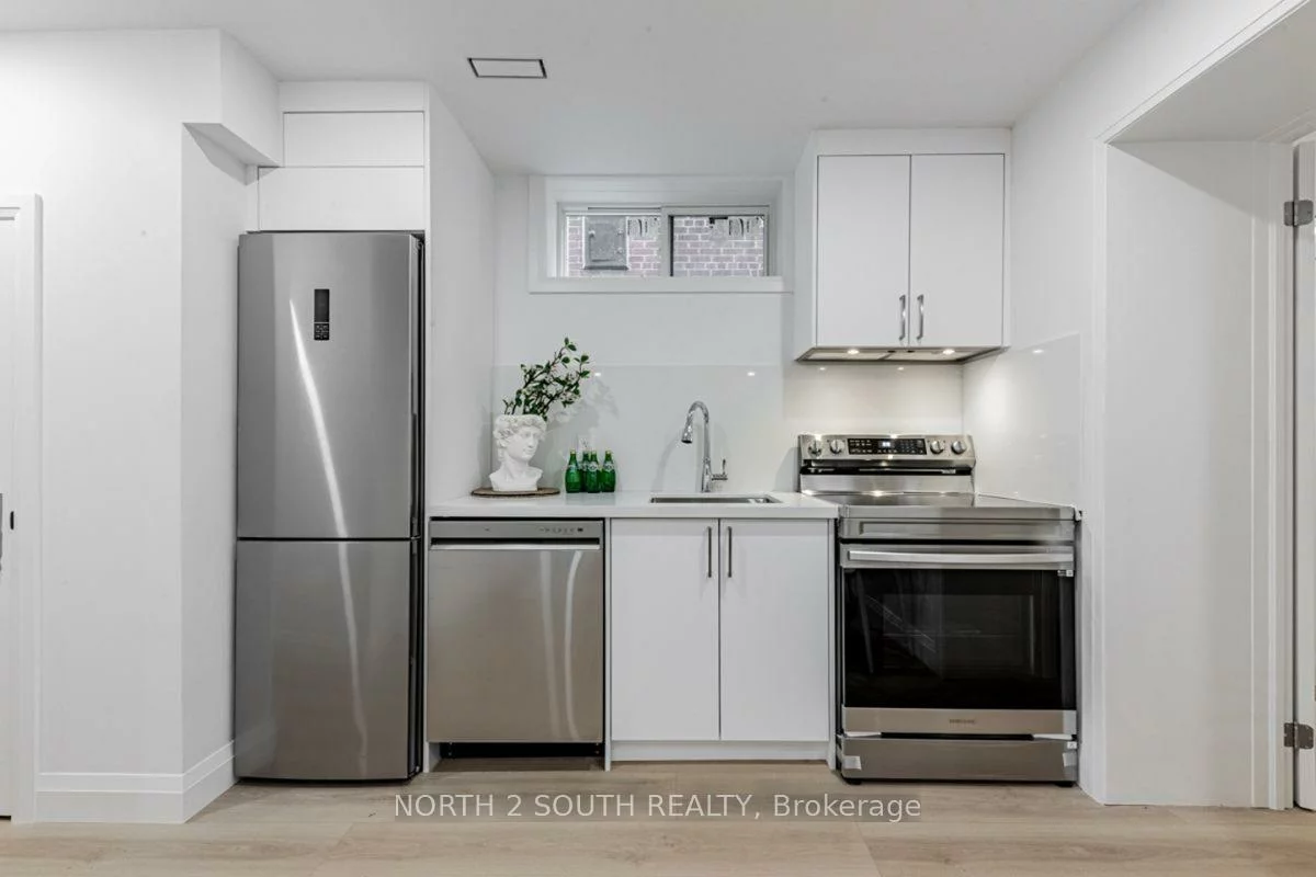 9, Glenvalley, Mount Dennis, Toronto