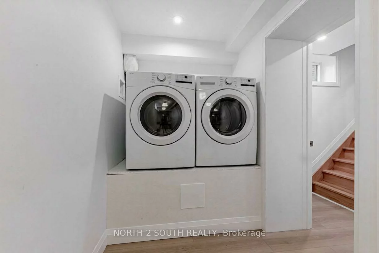 9, Glenvalley, Mount Dennis, Toronto