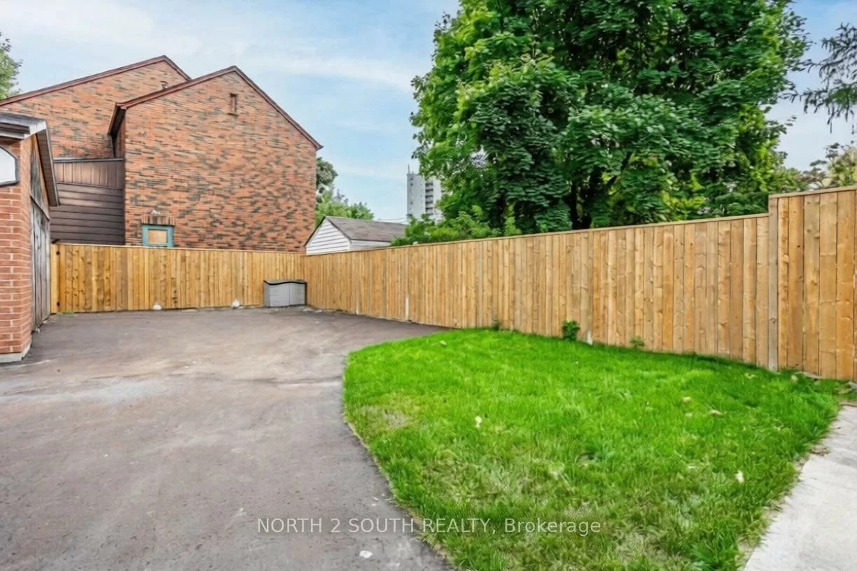9, Glenvalley, Mount Dennis, Toronto