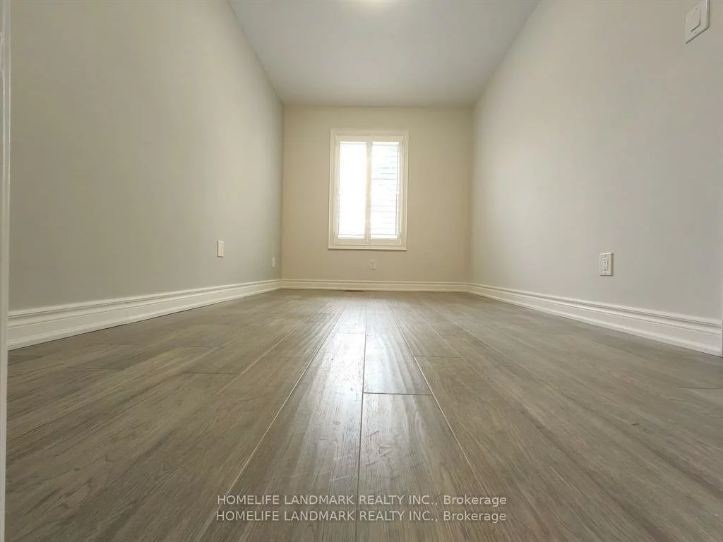 379, Whitmore, Briar Hill-Belgravia, Toronto