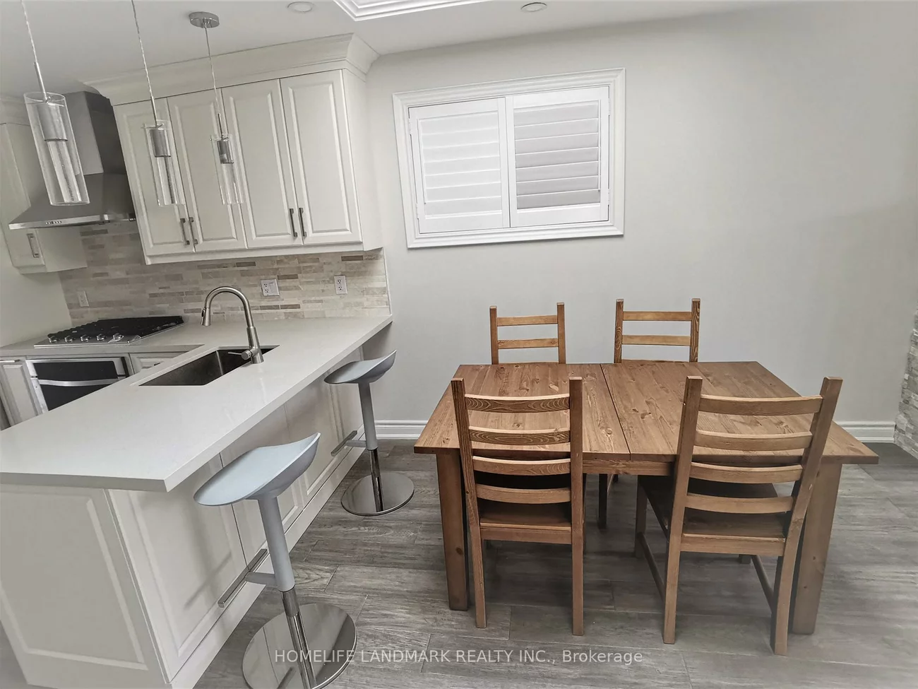 379, Whitmore, Briar Hill-Belgravia, Toronto
