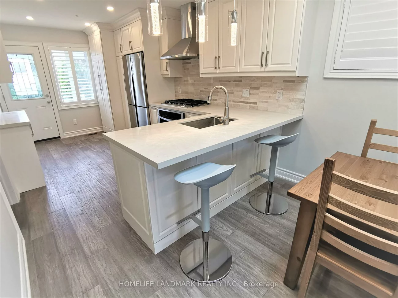 379, Whitmore, Briar Hill-Belgravia, Toronto