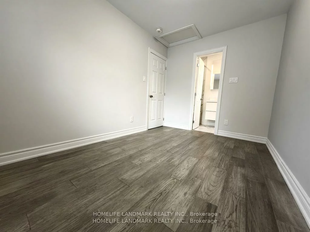 379, Whitmore, Briar Hill-Belgravia, Toronto