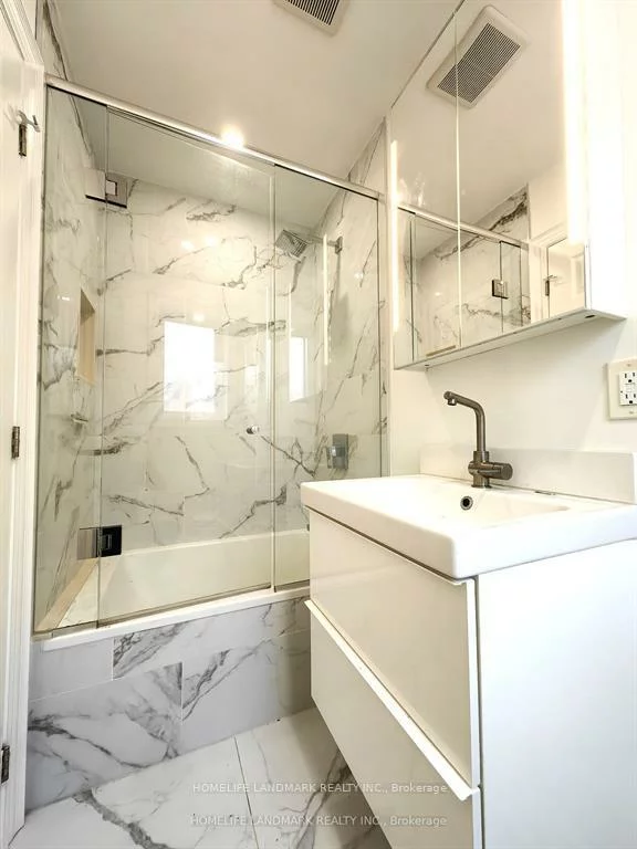 379, Whitmore, Briar Hill-Belgravia, Toronto