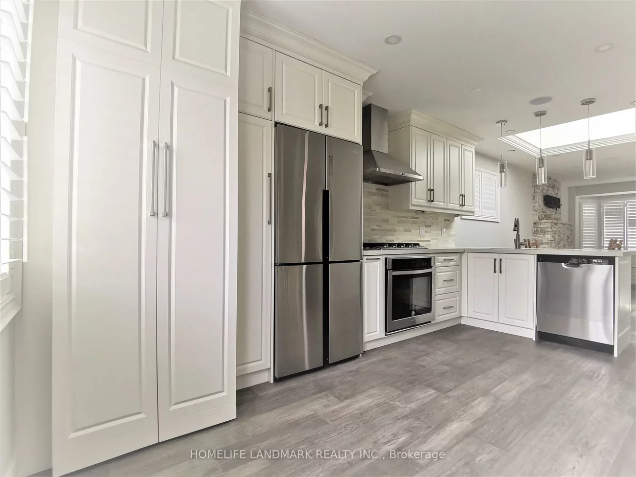 379, Whitmore, Briar Hill-Belgravia, Toronto