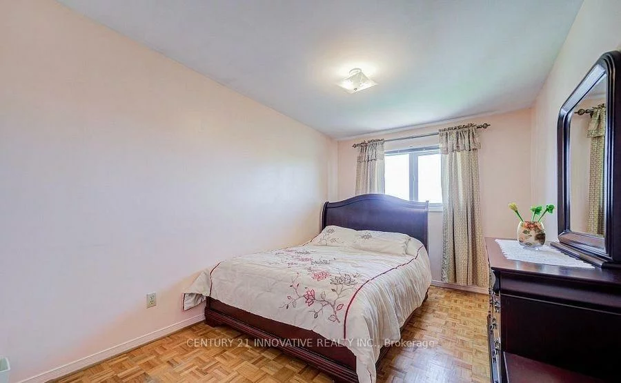 9, Capstan, Glenfield-Jane Heights, Toronto