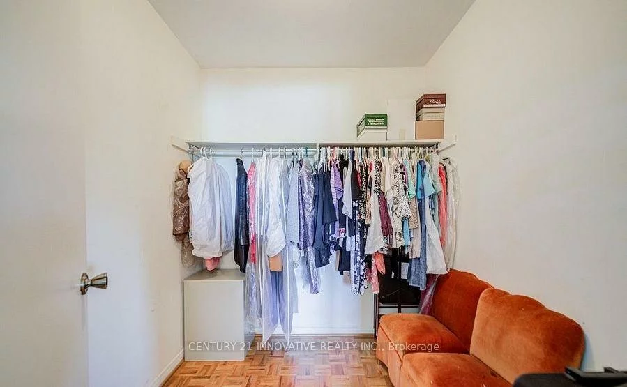 9, Capstan, Glenfield-Jane Heights, Toronto
