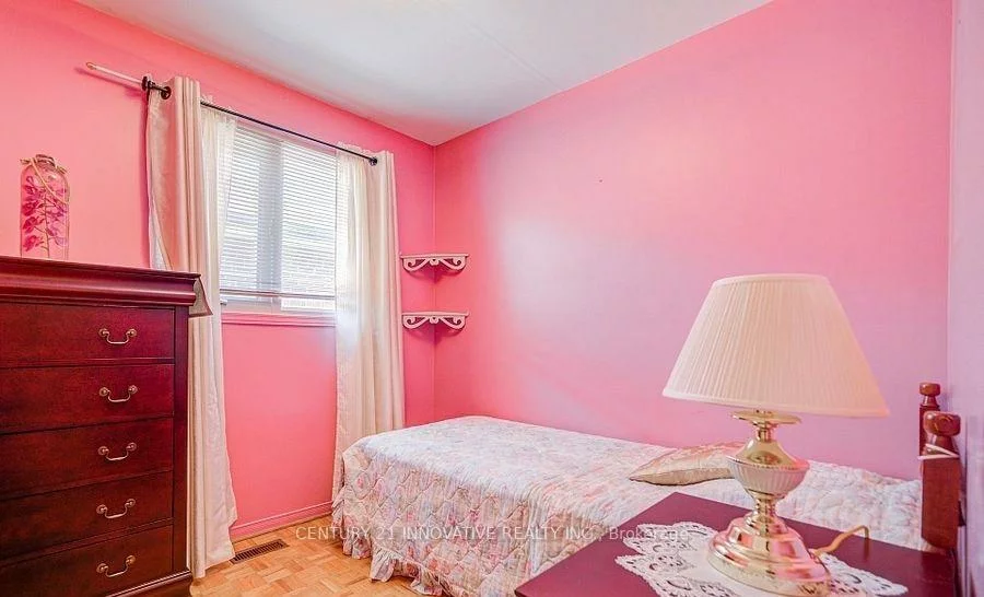 9, Capstan, Glenfield-Jane Heights, Toronto