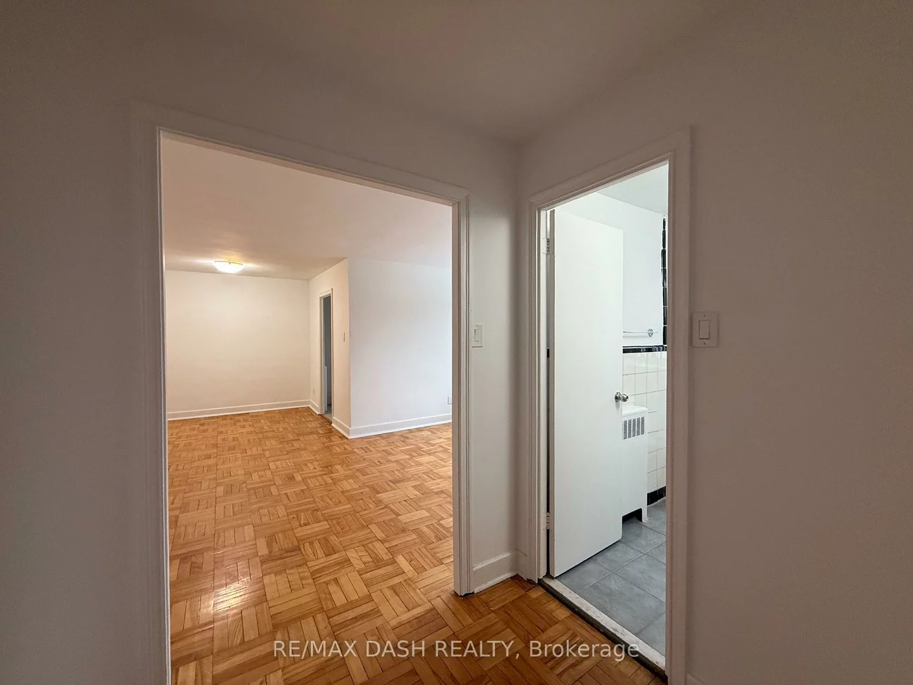 69, Old Mill, Stonegate-Queensway, Toronto