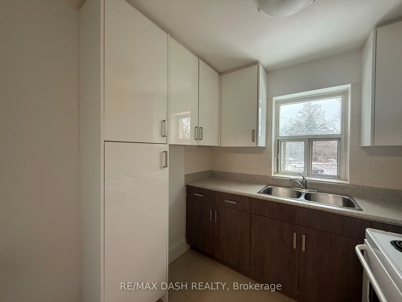 69, Old Mill, Stonegate-Queensway, Toronto