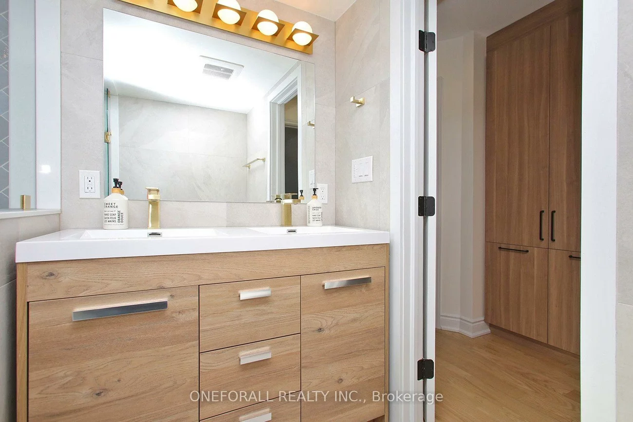 10, Esmond, Elms-Old Rexdale, Toronto
