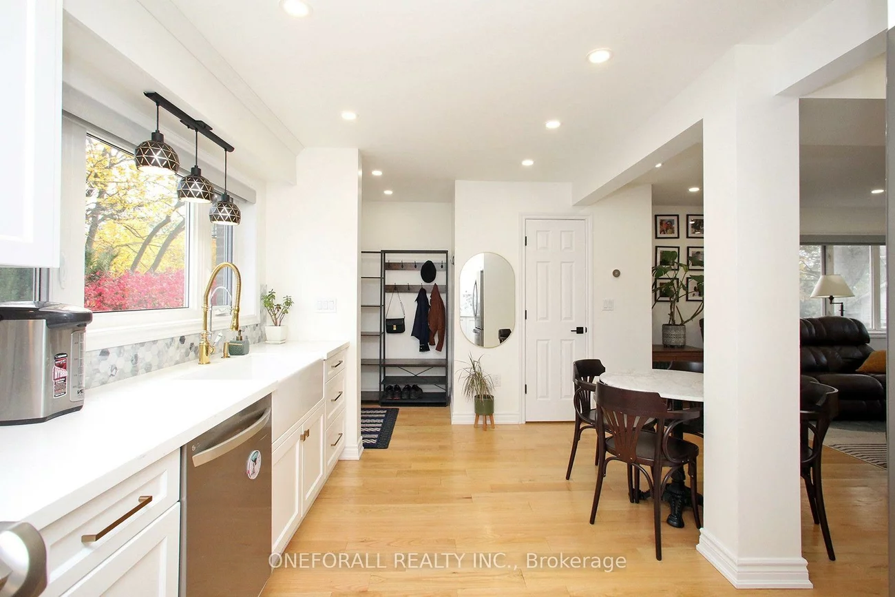 10, Esmond, Elms-Old Rexdale, Toronto