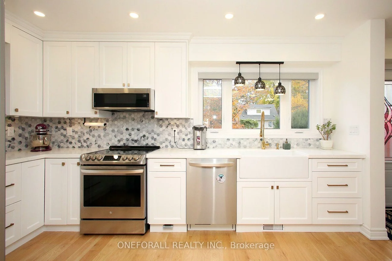 10, Esmond, Elms-Old Rexdale, Toronto